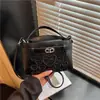 Bolso de Mano para Mujer con Exquisito Bordado de Corazón Transfronterizo 2026 Nueva Moda para Mujer Bolso Cuadrado con Cierre para Hombro y Cruzado