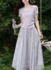 Camiseta Morada de Manga Corta para Mujer, Nuevo Estilo Verano 2026, Elegante y Hermosa, Corte Ajustado, Favorecedora, Top de Cuello Cuadrado