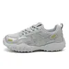 C9002 Sapatos Femininos Forrest Gump 2026 Verão Malha Fina Respirável Tênis Esportivo Exterior Antiderrapante Viagem Sapatos Casuais
