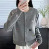 Cárdigan suéter de punto con bordado de piel de mapache para mujer, nuevo estilo otoño/invierno 2026, corte holgado, rejuvenecedor, top de punto para figuras petites