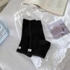 Meias Meias de Algodão Respiráveis para Verão com Listras Verticais Cor Sólida e Patch Bordado de Letra Estilo Miu Estilo Americano para Mulheres