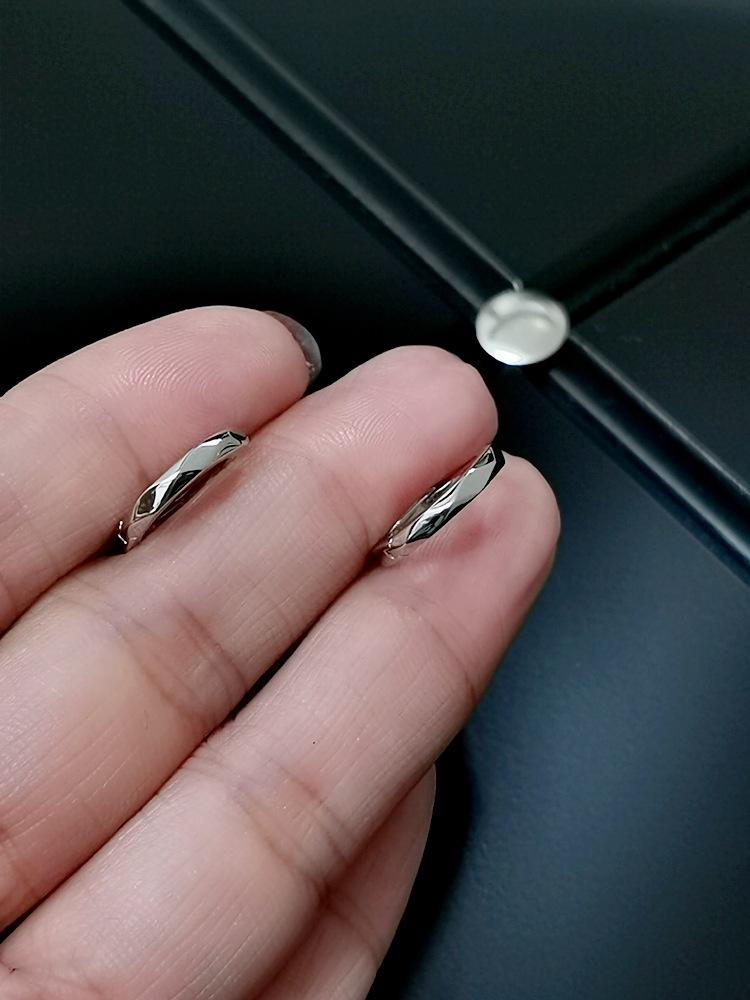 EH601753菱形刻面素银耳扣