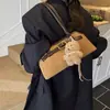 Bolsa Feminina 2025 Nova Tendência Outono e Inverno High-End Retrô Moda Bolsa de Ombro para o Dia a Dia Bolsa de Axila concha