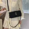 Bolsa de ombro super moderna e requintada para mulheres, nova coleção 2026, com um design de alta qualidade, leve e único, uma bolsa transversal pequena quadrada versátil
