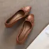 2026 Novos Sapatos Mary Jane Quadrados Color Block Cor Desgastada Estilo Suave Feminino Sapatilhas de Bico Quadrado Femininas
