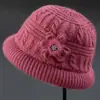 Conjunto de Chapéu e Cachecol de Inverno para Mulheres de Meia-Idade e Idosas, Forrado com Lã Sintética, Espessado, Quente, Chapéu de Lã Tricotado, Chapéu Bucket Feminino à Prova de Frio