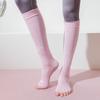 Calcetines de Yoga de Algodón con Punta Abierta Transpirables Calcetines Deportivos Rayados de Punta Dividida para Mujer Calcetines de Yoga Largos Transfronterizos Europeos y Americanos