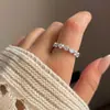 Anel Geométrico Irregular de Textura Exquisita Leve Luxo High-End Novo Estilo Transfronteiriço para Mulheres, Anel Personalizado Simples Vazado