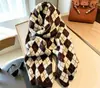 Cachecol de Natal para mulheres, inverno, com padrão de losangos retrô, estilo coreano, versátil, aquecedor de pescoço de tricô grosso em imitação de cashmere