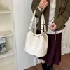 Bolso de moto punk de gran capacidad con remaches, bolso tote para el día a día, nuevo bolso de mano de moda vintage 2026, bolso de hombro para mujer