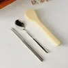 Juego de palillos y cuchara INS para una persona, con una caja de almacenamiento de cubiertos portátil, adecuado para que estudiantes y trabajadores de oficina lo lleven al salir, ofreciendo una sensación de alta gama