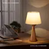 Nova luminária de mesa simples e elegante em estilo vintage para sala de estar e escritório, luminária de cabeceira de madeira maciça para uma atmosfera aconchegante no quarto