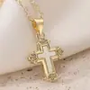 Collar Colgante de Cruz Aogu de Venta Caliente Transfronteriza Simple y Único Chapado en Cobre Oro de 18 Quilates Incrustado con Concha Blanca para Mujer Joyería Versátil