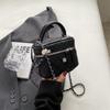 Bolso plateado para mujer, nueva moda 2024, con bordado de diamantes, pequeño bolso cuadrado de hombro, mini bolso bandolera con cadena.