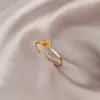 Anillo de Flor de Rosa Dorada para Mujer, Diseño Simple y Delgado, Estilo de Nicho, Sensación Vintage de Alta Gama, Lavable y que No se Desvanece