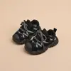 Tênis Esportivo Infantil para Bebê Primavera com Proteção nos Dedos, Sapatos de Treino Anti-Chute para Meninos e Meninas, Tiras Duplas de Malha, Tênis Casual para Correr para Crianças Pequenas
