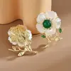 Broche Sentido Avanzado Nicho Flor de Concha Natural Ágata Flor de Concha Corsage de Alta Gama Chaqueta Moda Elegante Traje Versátil Accesorios