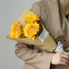 Margarida Tulipa Girassol Rosa Flor de Mão Buquê de Flores Artificiais Flor de Seda Flor Simulada Adereços Florais para Pose