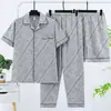 Pijama de Tres Piezas para Hombre de Manga Larga para Primavera y Otoño Talla Grande Pijama para Hombres Jóvenes y de Mediana Edad Pantalones Finos de Manga Corta Conjunto para Estar en Casa