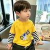 Camisa Base Listrada Patchwork para Meninos 2026 Novo Modelo Camiseta de Manga Longa Infantil Algodão Puro Top de Outono para Crianças Maiores