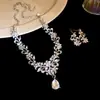 Set de Pendientes y Collar de Borla de Diamante Super Brillante Estilo Palacio Perlas Lujo Accesible Gama Alta Cadena para Clavícula Diseño Joyería