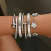 Pulseira de Aço Inoxidável com Diamantes, Superfície de Areia 18K, Pulseira de Aço Titânio com Três Diamantes da Moda, Fecho de Moda Europeu e Americano Pulseira Feminina