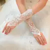 G9505M7I Suministro de Guantes de Novia al por Mayor Guantes de Encaje para Vestido de Novia Correas de Encaje Dedo con Gancho Dedo Descubierto Adornos de Diamantes