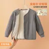 Esencial para el uniforme escolar: conjunto cálido de invierno para niños mayores, chaqueta de algodón con forro de lana engrosada y pantalones para niños y niñas, capa interior para niños