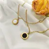 Transfronterizo nuevo de alta gama lujo nicho diseño personalidad simple acero titanio chapado en oro blanco y negro concha madre collar joyería mujeres