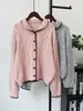 Suéter Abrigo de Punto Trenzado con Cuello de Muñeca Dulce 2026 Otoño/Invierno Nuevo Estilo Perezoso Suave y Acogedor Cárdigan de Punto para Mujer