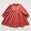 Vestido de Niña con Bordado Floral y Pliegues Otoño 2026 Manga Larga Vestido Infantil