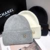 Otoño e invierno nuevo sombrero de pelo de conejo para niños color liso casual sombrero de lana engrosado cálido protección para los oídos frío sombrero de punto hombres al por mayor