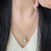 Collar con colgante de perla de cristal Shijia con hebilla universal de plata esterlina S925, de lujo, ligero y de alta calidad, con temperamento francés