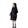 Conjunto de otoño e invierno para niñas 2026 nuevo casual estilo coreano vestido chaleco de lunares y conjunto de dos piezas de capa base para niños mayores