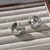 Brincos de Tarraxa Plissados com Textura de Metal Europeus e Americanos para Mulheres, Brincos de Temperamento de Luxo Leve com Toque de Alta Qualidade, Joias de Orelha Versáteis da Moda Atacado