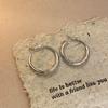 Pendientes de anillo liso transfronterizos europeos y americanos con aguja de plata, pendientes de nicho de viento frío, pendientes de temperamento de moda, lujo ligero, sentido de alta gama