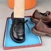 Zapatos de mujer sencillos con cordones, tacones gruesos, amortiguación, suelas gruesas, punta redonda y ajuste holgado, adecuados para mujeres de mediana edad para el uso diario en el trabajo.