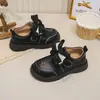 Sapatos Pequenos de Couro com Laço de Renda para Meninas 2026 Primavera/Outono Novos Mocassins de Solado Macio para Crianças Maiores Sapatos Individuais Confortáveis