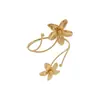 Pulseira Aberta de Braço Estilo Metal Floral Transfronteiriça Europeia e Americana, Pulseira de Estilo Minimalista Único, Joia de Luxo Leve de Alta Qualidade para Mulheres