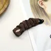 Pinza para el Cabello de Pliegues Tejidos en Forma de Plátano para Mujer, Nuevo Modelo Estilo Coreano, Sensación de Alta Gama, Accesorio para el Cabello de Moda y Versátil para la Parte Posterior de la Cabeza