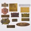 Impresión de etiquetas de vino en placa de aluminio, estampado cóncavo y convexo, alto brillo cepillado, logotipo de marca de muebles, placa de identificación, marca registrada, letrero de metal, personalización