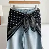 Lenço pequeno de seda com estampa floral branca, lenço triangular, lenço de cabeça, cinto, acessório feminino para combinar com saias e jeans, acessório de cintura, cortina de bumbum