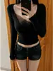 Top base sexy preto com gola V e detalhes em malha para mulheres, novo estilo de outono, camiseta de manga longa para mulheres baixinhas