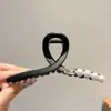 Atacado de acessórios de cabelo Dongdaemun Coreia: Grampos de cabelo da nuca da moda para mulheres, presilhas tubarão de alta qualidade e requintadas
