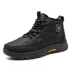 Nuevos zapatos de invierno para hombre, botas de nieve cálidas con forro polar, zapatos de algodón de caña alta para exteriores para hombre, cómodos zapatos de papá antideslizantes con suela blanda