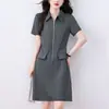 Vestido sweatshirt casual e simples de manga curta com gola polo e zíper para mulheres, slim fit de verão, elegante vestido midi plus size