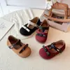 Sapatos Mary Jane para Meninas Outono Novo Estilo Solado Macio Sapatos Pequenos de Couro Sapatos Individuais de Princesa para Bebê Fivela Mágica Adesivo Sapatos Rasos