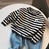 Cárdigan de Punto Rayado Estilo Academia para Niños y Niñas Otoño Invierno Blanco y Negro Cuello Redondo de Botones Individuales Suéter Abrigo Rayado para Bebé Moderno