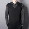 Suéter masculino de outono, base de malha falsa de duas peças, forrado com fleece e espessado, top casual e estiloso com gola de camisa online