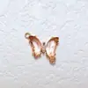 Colgante de Mariposa con Incrustaciones de Zirconia Dorada Recubierta de Cobre 18k Accesorios para Joyería DIY Pulsera Collar Material Hecho a Mano Doble Colgante Oblicuo Tamaño Pequeño